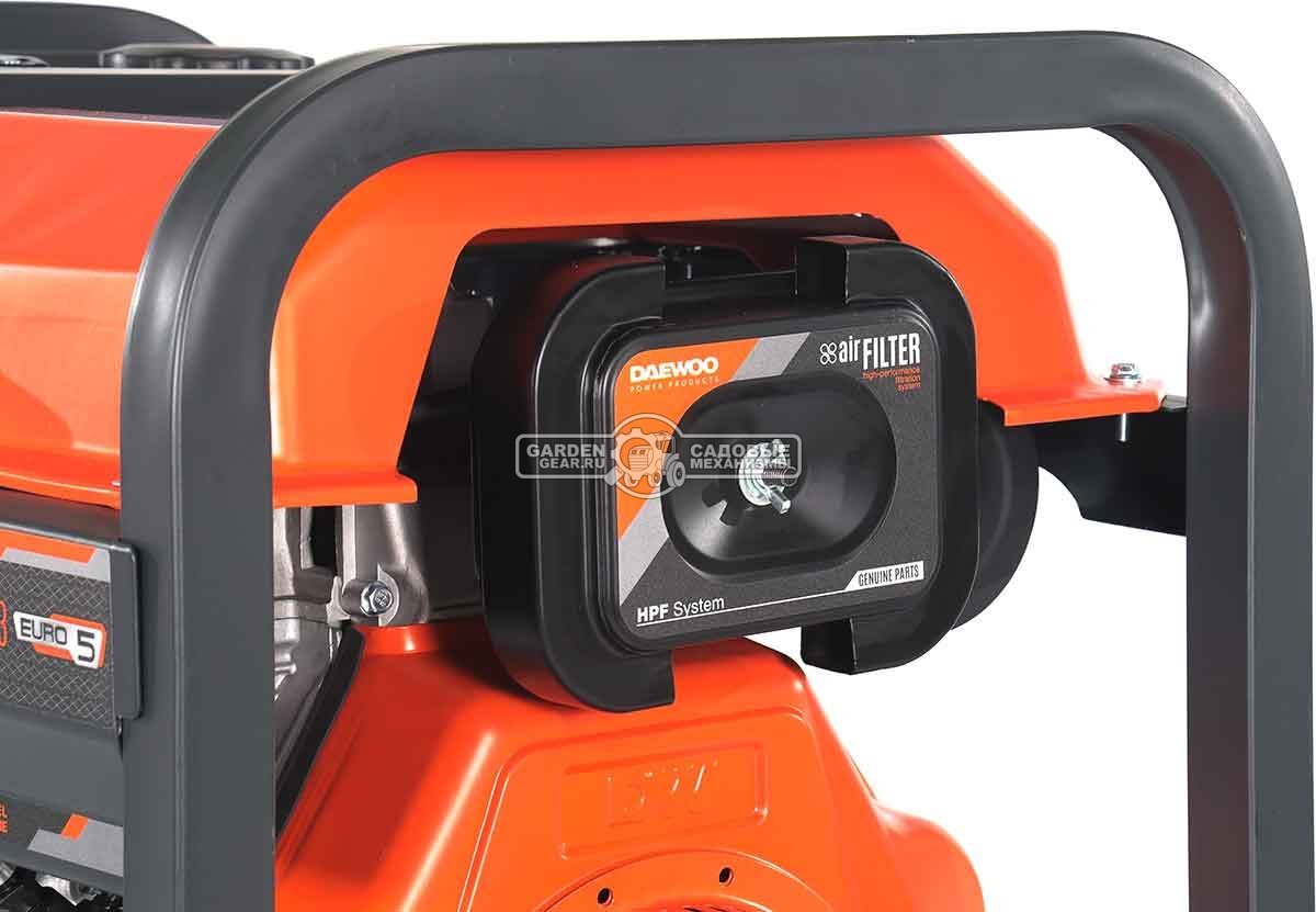 Дизельный генератор Daewoo DDAE 6000DXE-3 2024 двухрежимный 220/380 (PRC, 474 см3, 10 л.с., 6,0/6,5 кВт, электростарт, колеса, ATS, 18 л., 115 кг.)