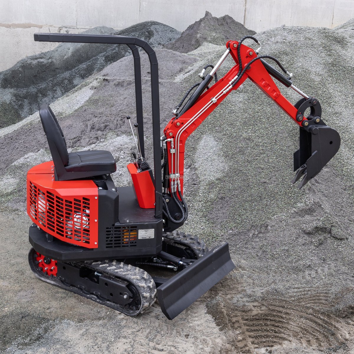 Гусеничный полноповоротный экскаватор RED LC-01 Lifan 15 л.с., глубина копания 1,6 м., 771 кг.