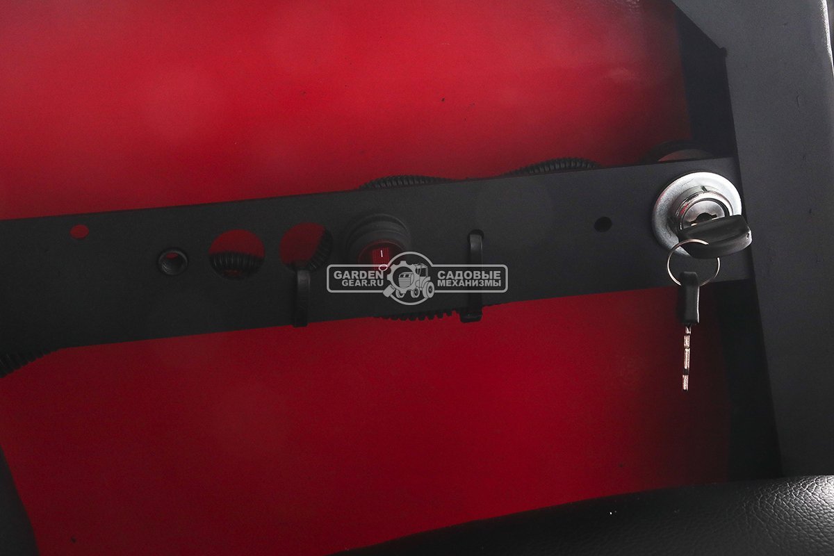 Прицепной экскаватор RED Rhino RBV-06 максимальная комплектация, Lifan 15 л.с., глубина копания 2,2 м., ковш 250 мм., 600 кг.