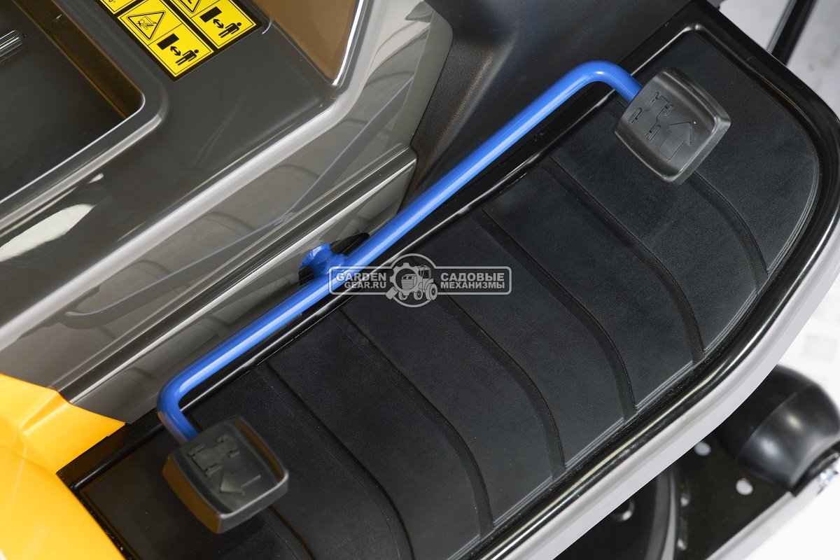 Садовый трактор Stiga e-Ride S300 аккумуляторный (PRC, 48V, 30Ah / 1500 Wh, гидростатика, боковой выброс, ширина 98 см., 160 кг.)