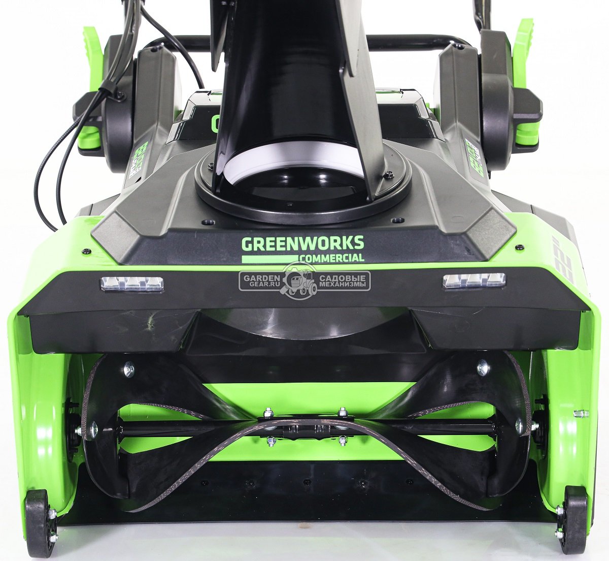 Снегоуборщик аккумуляторный GreenWorks GD82ST c 2 АКБ 2.5 А/ч и ЗУ (PRC, BL 82В, ширина 56 см, 2 слота для АКБ, фара, 25 кг)