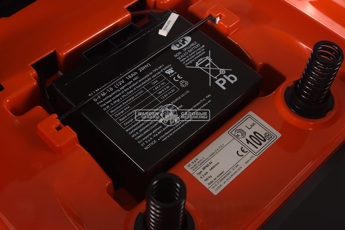 Садовый трактор Daewoo DLT 84M (PRC, Stiga ST400, 414 куб.см., механика, ширина кошения 84 см., травосборник 200 л., мульчирование, 190,5 кг.)