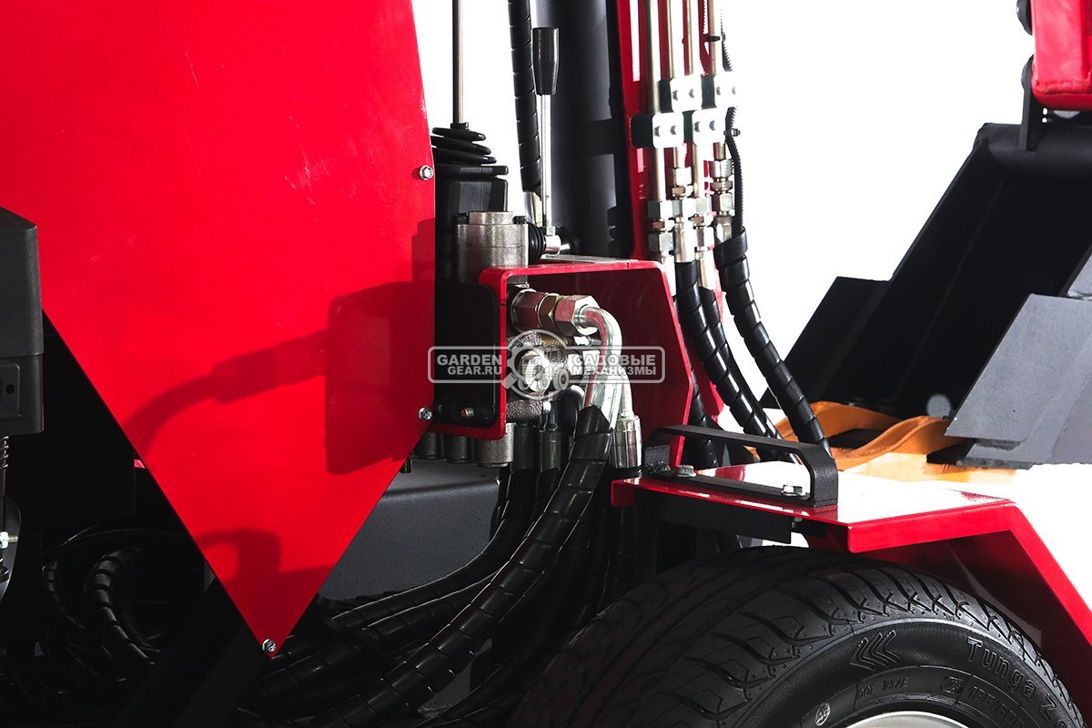 Прицепной экскаватор RED Rhino RBV-06 максимальная комплектация, Lifan 15 л.с., глубина копания 2,2 м., ковш 250 мм., 600 кг.