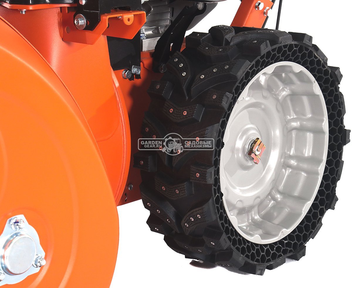 Снегоуборщик Daewoo DAST 9070 (PRC, 67 см., Daewoo, 298 куб.см., эл/стартер 220В, фара, скорости 5/2, колеса EX-ICE, подогрев рукояток, 112 кг.)