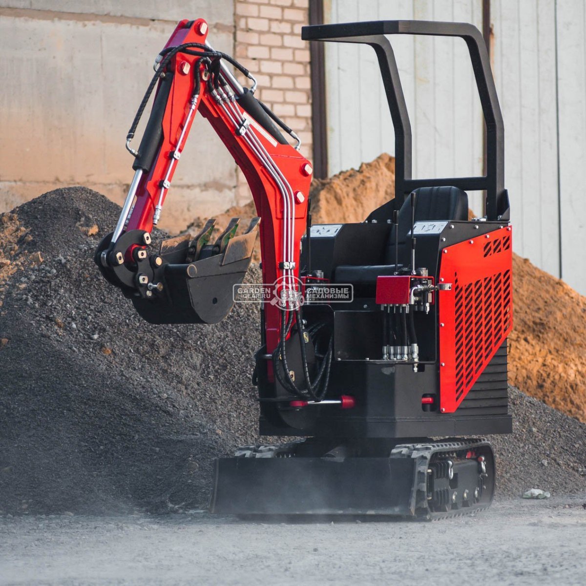 Гусеничный полноповоротный экскаватор RED Rhino RBX-15 Zongshen GB750EFI 30 л.с., глубина копания 2,0 м., ковш 250 мм., 1200 кг.