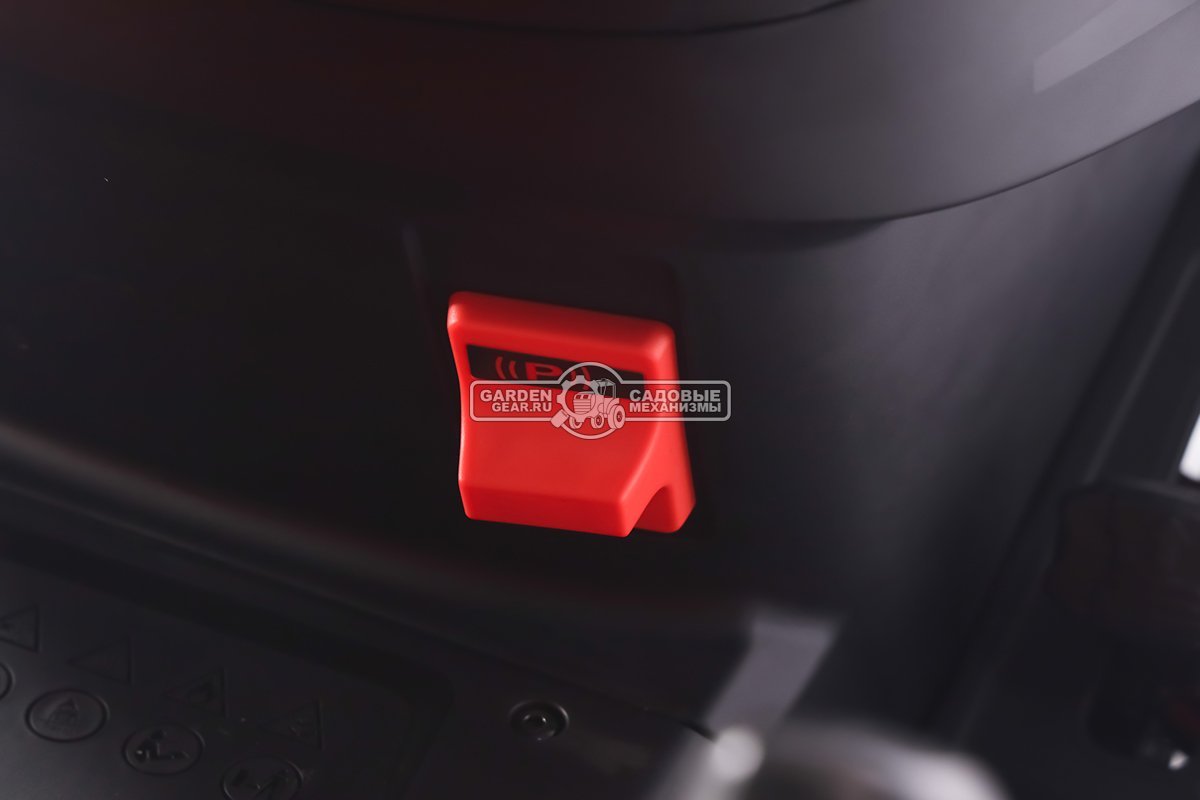 Садовый трактор Evoline TRG 98 H (PRC, Loncin 452 куб.см., гидростатика, ширина кошения 96 см, боковой выброс, 182 кг)
