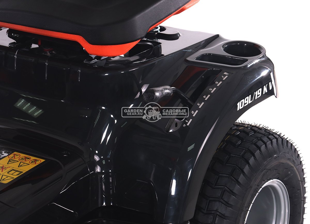 Садовый трактор Oleo-Mac OM 109L/19 KV (PRC, Emak K 1900 V-Twin, 586 см3, 108 см., боковой выброс, гидростатика, 175 кг.)
