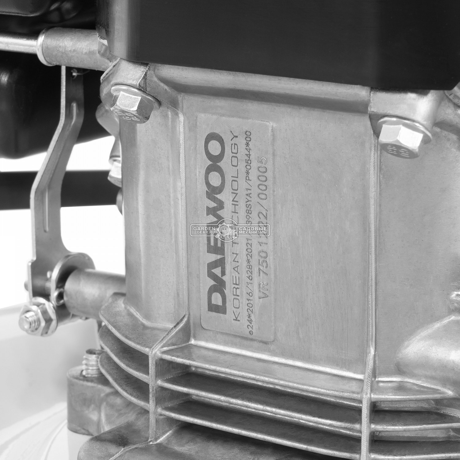 Газонокосилка бензиновая Daewoo L 60SP (PRC, 58 см, Daewoo, 190 см3, травосборник 70 л, сталь, 3 в 1, 33.9 кг)