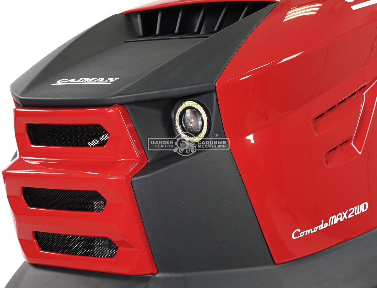 Садовый трактор Caiman Comodo Max 2WD 107D2K2 Red Edition (CZE, Kawasaki, 603 куб.см, гидростатика, дифференциал, травосборник 380 л, 102 см, 285 кг.)