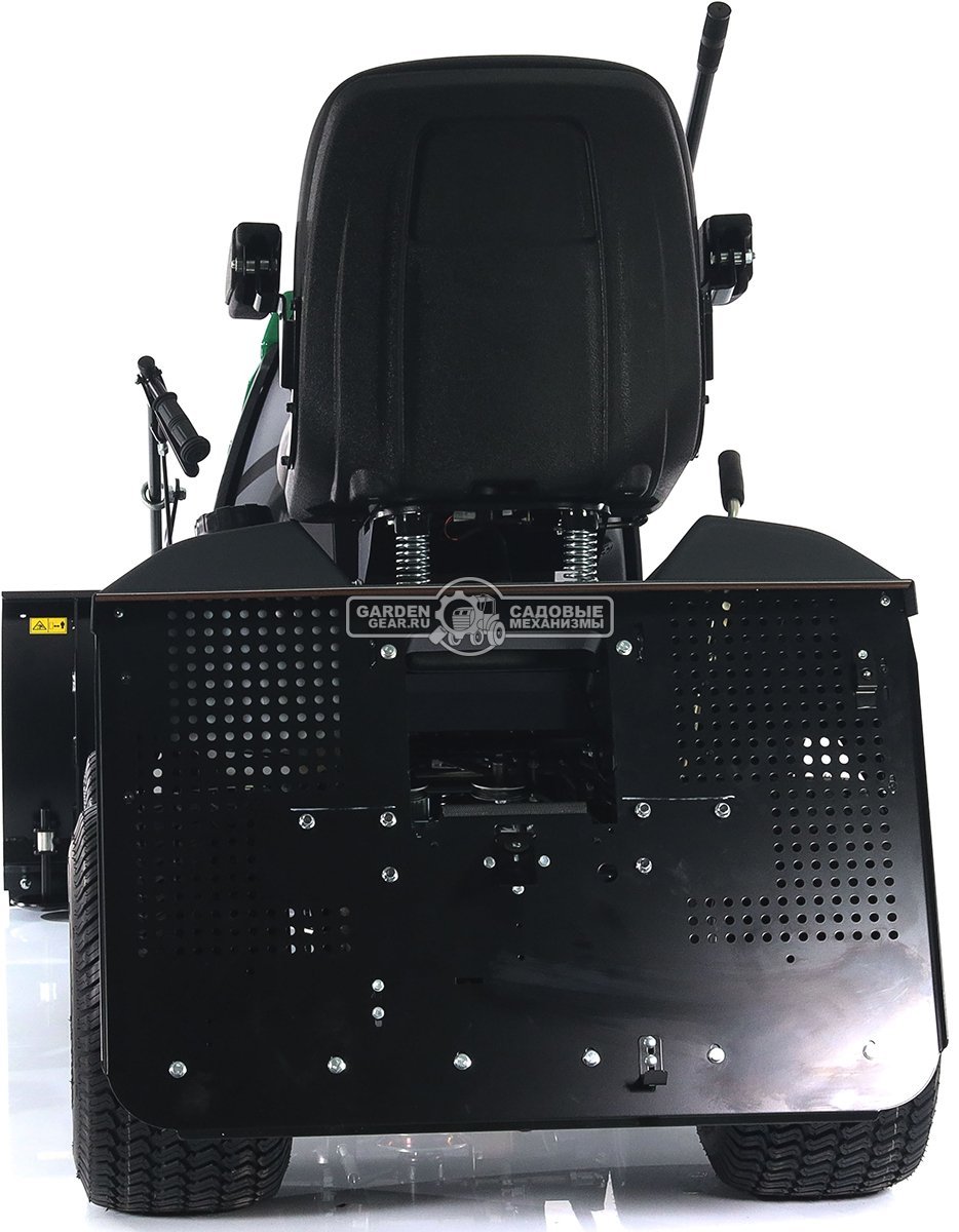 Садовый трактор Caiman Comodo Max 2WD 107D2C2 с отвалом 120 см и цепями на колеса