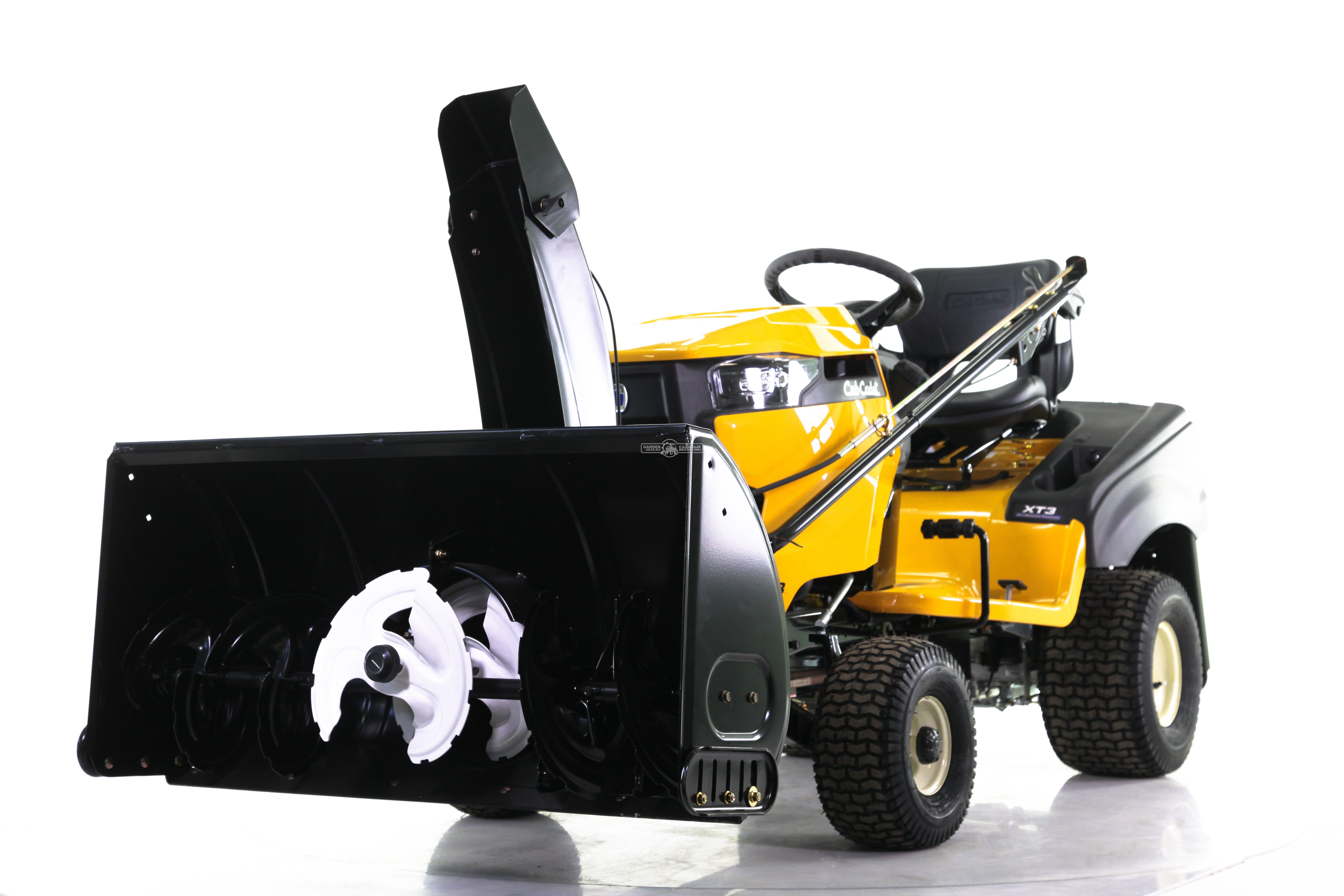 Снегоуборочный трактор Cub Cadet XT3 QR95 с 3X роторным снегоуборщиком и цепями на колеса