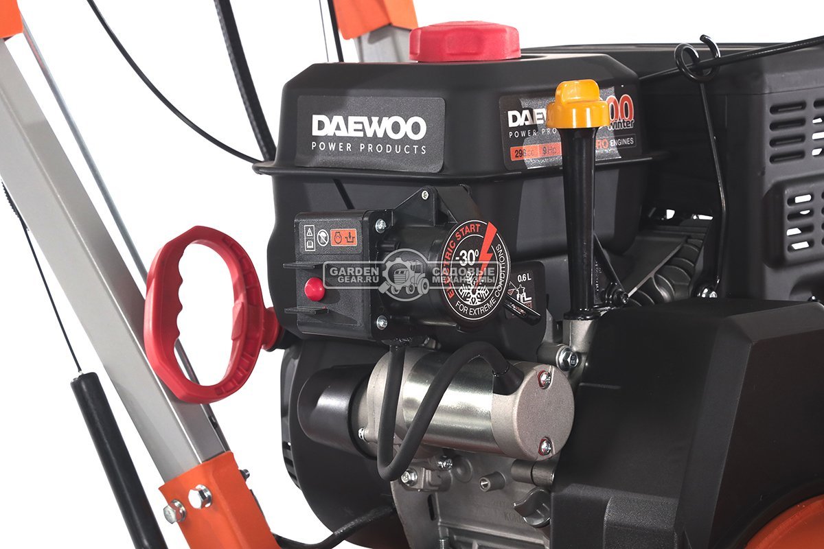Снегоуборщик Daewoo DAST 9070 (PRC, 67 см., Daewoo, 298 куб.см., эл/стартер 220В, фара, скорости 5/2, колеса EX-ICE, подогрев рукояток, 112 кг.)