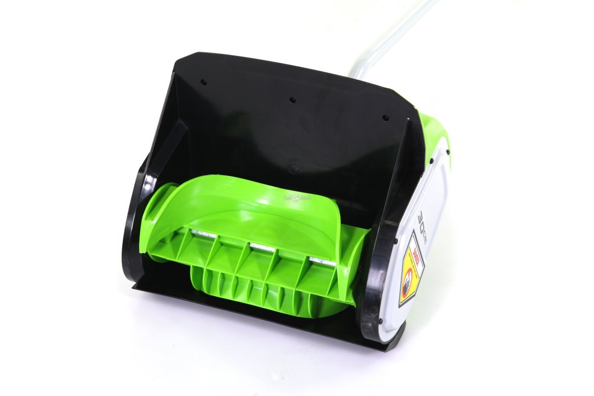 Снегоуборщик аккумуляторный / лопата GreenWorks GD40SS30 с АКБ 2 А/ч и ЗУ (PRC, BL 40В, ширина 30 см, 7 кг)