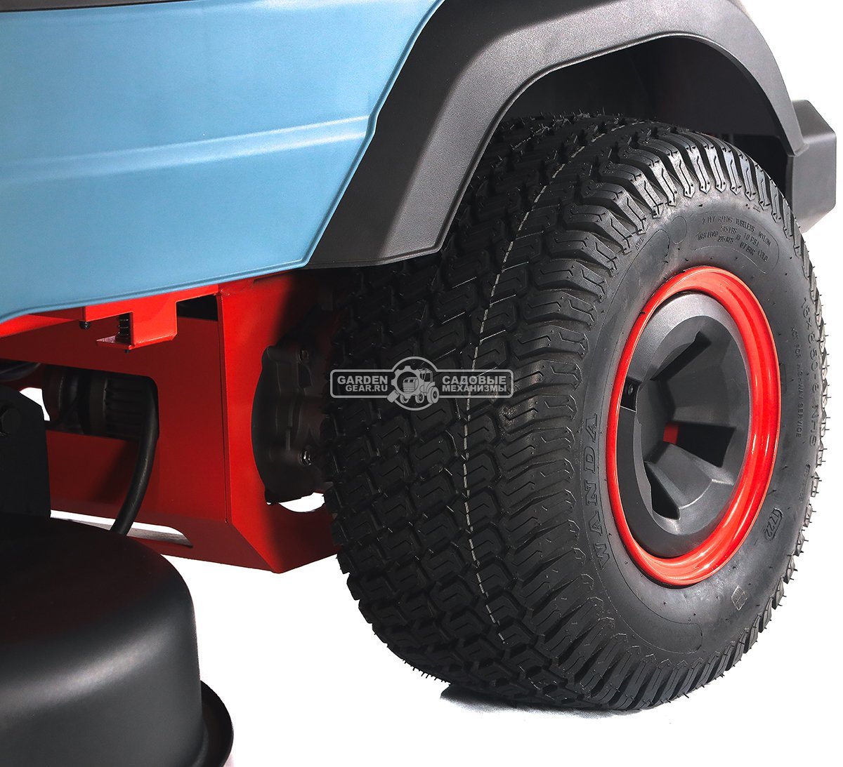 Садовый райдер Senix ZTRX6-M-EU аккумуляторный с 4 АКБ 12 А/ч и ЗУ с нулевым радиусом разворота (PRC, BL 60В, 107 см, 6 слотов для АКБ, LED, 200 кг)