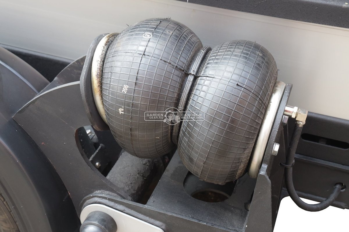 Прицеп с опускающейся платформой на пневмоподвеске Baltic Mechanic Polygon-City PC 750 для перевозки мини-спецтехники, пневмолифт, крышка, 3500x1500