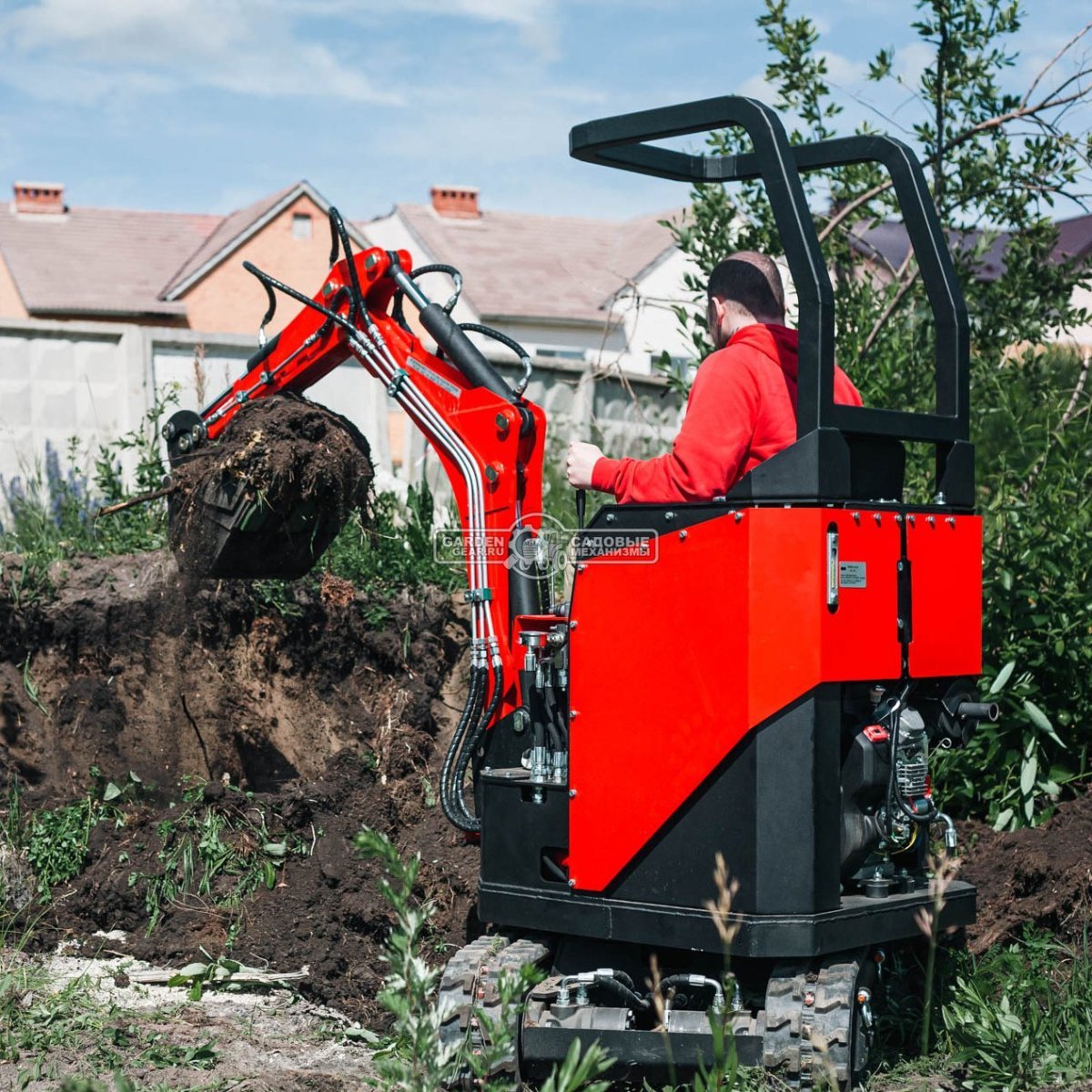 Гусеничный полноповоротный экскаватор RED Rhino RBX-15 Zongshen GB750EFI 30 л.с., глубина копания 2,0 м., ковш 250 мм., 1200 кг.