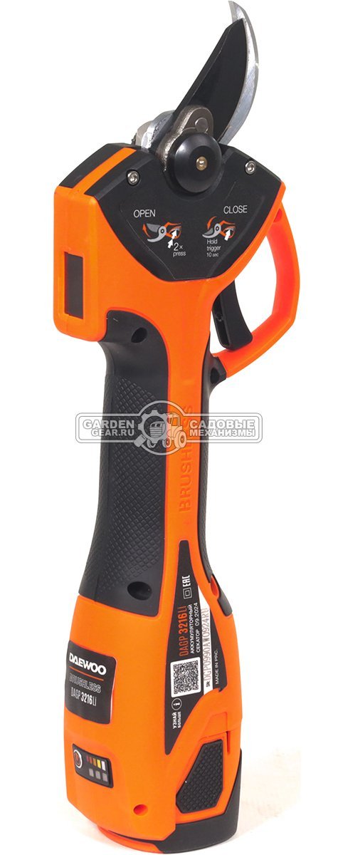 Аккумуляторный секатор Daewoo DAGP 3216Li SET с АКБ 3 А/ч и ЗУ (PRC, 16В, диаметр среза 32 мм, 1.56 кг)