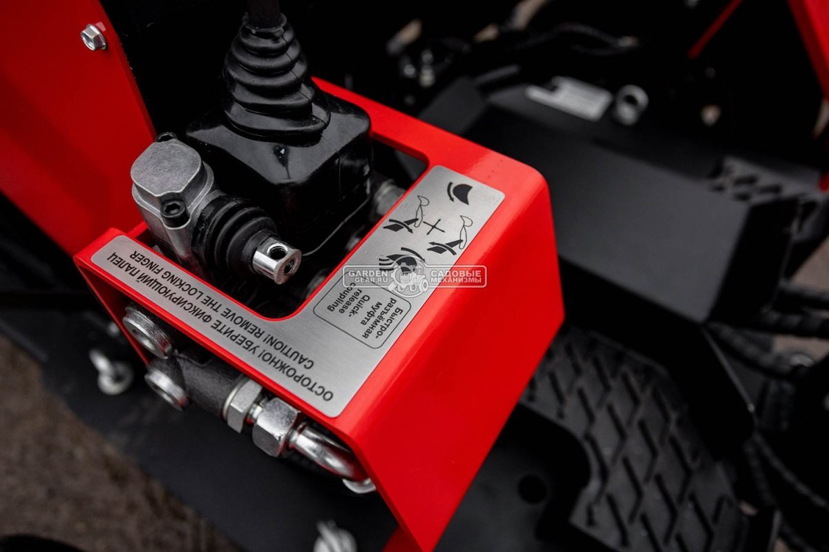 Прицепной экскаватор RED Rhino RBV-08 профессиональная комплектация, Loncin LC2V78FD-2., глубина копания 2,2 м., ковш 250 мм., 750 кг.