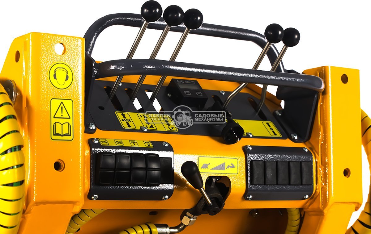 Универсальная машина мини-погрузчик Baumech ML-02 с двигателем Zongshen GB460E