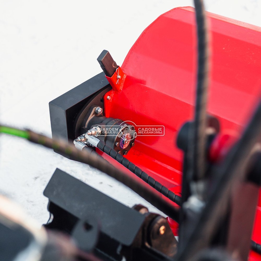 Щетка коммунальная RED 160 см. с шарнирным поворотом в 2 стороны для мини-погрузчика, 192,5 кг. 