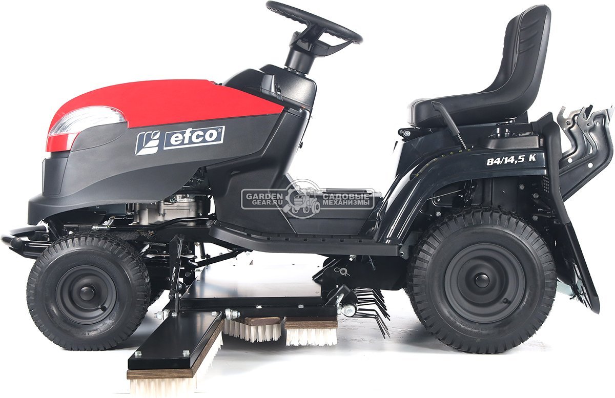 Трактор для футбольного поля Efco EF 84/14,5 K TOSS Sport с щёткой для ухода за искусственным газоном (дека 84 см и травосборник в комплекте)