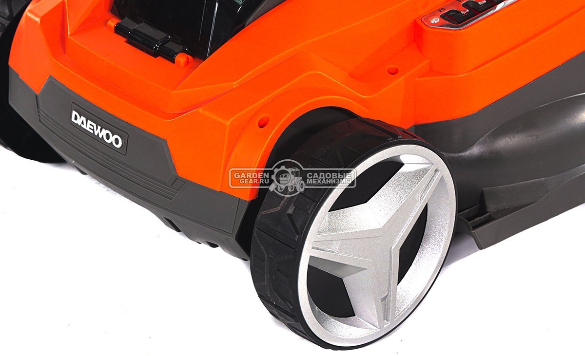 Газонокосилка аккумуляторная Daewoo DLM 4042Li SET с 2 АКБ 5 А/ч и ЗУ (PRC, 40 см, BL 2x21В, пластик, мульчирование, 50 л, 13.2 кг)