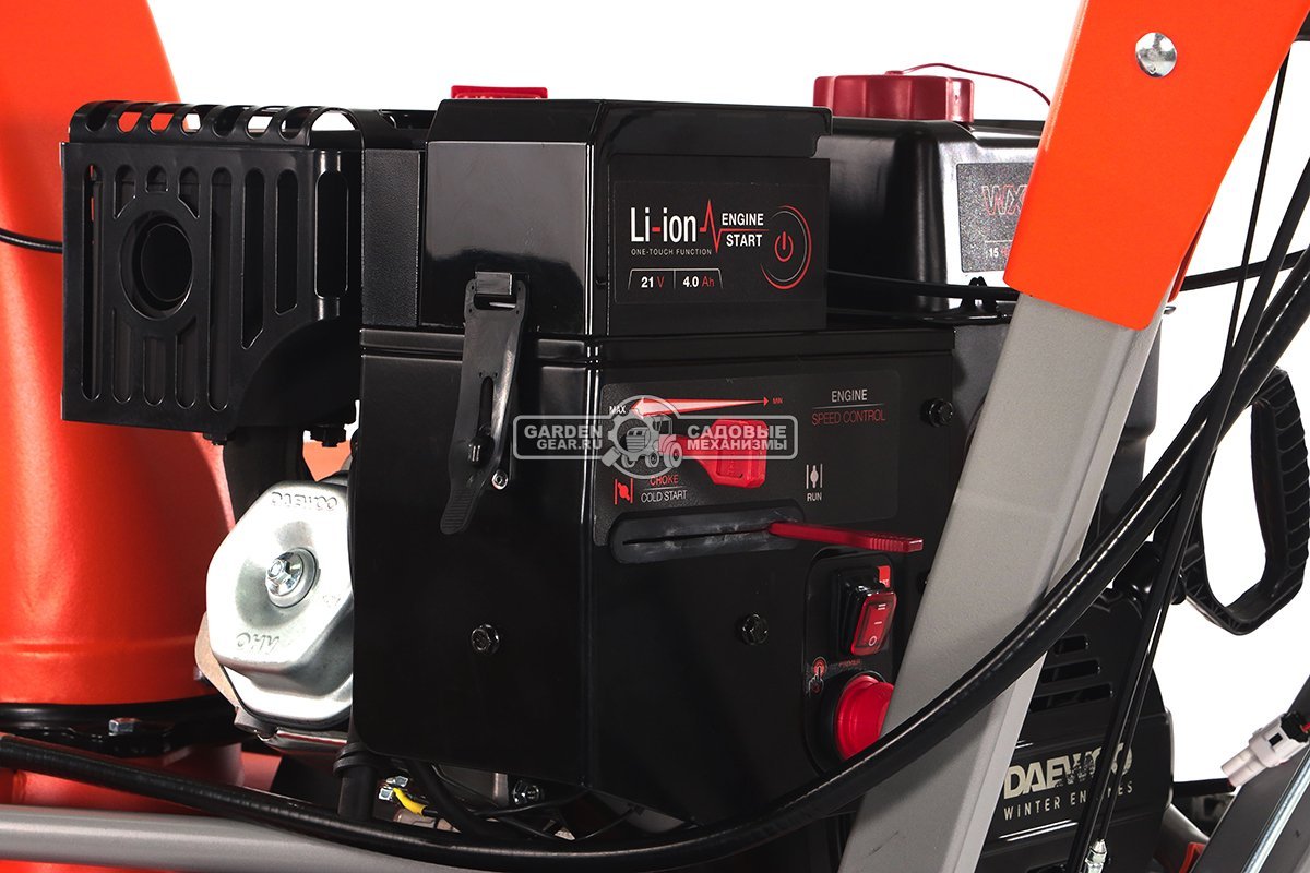 Снегоуборщик Daewoo DAST 17110 (LCT) (PRC, 108 см., Daewoo WXE 450, 450 куб.см., запуск от аккумулятора, фара, скорости 5/2, 4 колеса, 150 кг.)