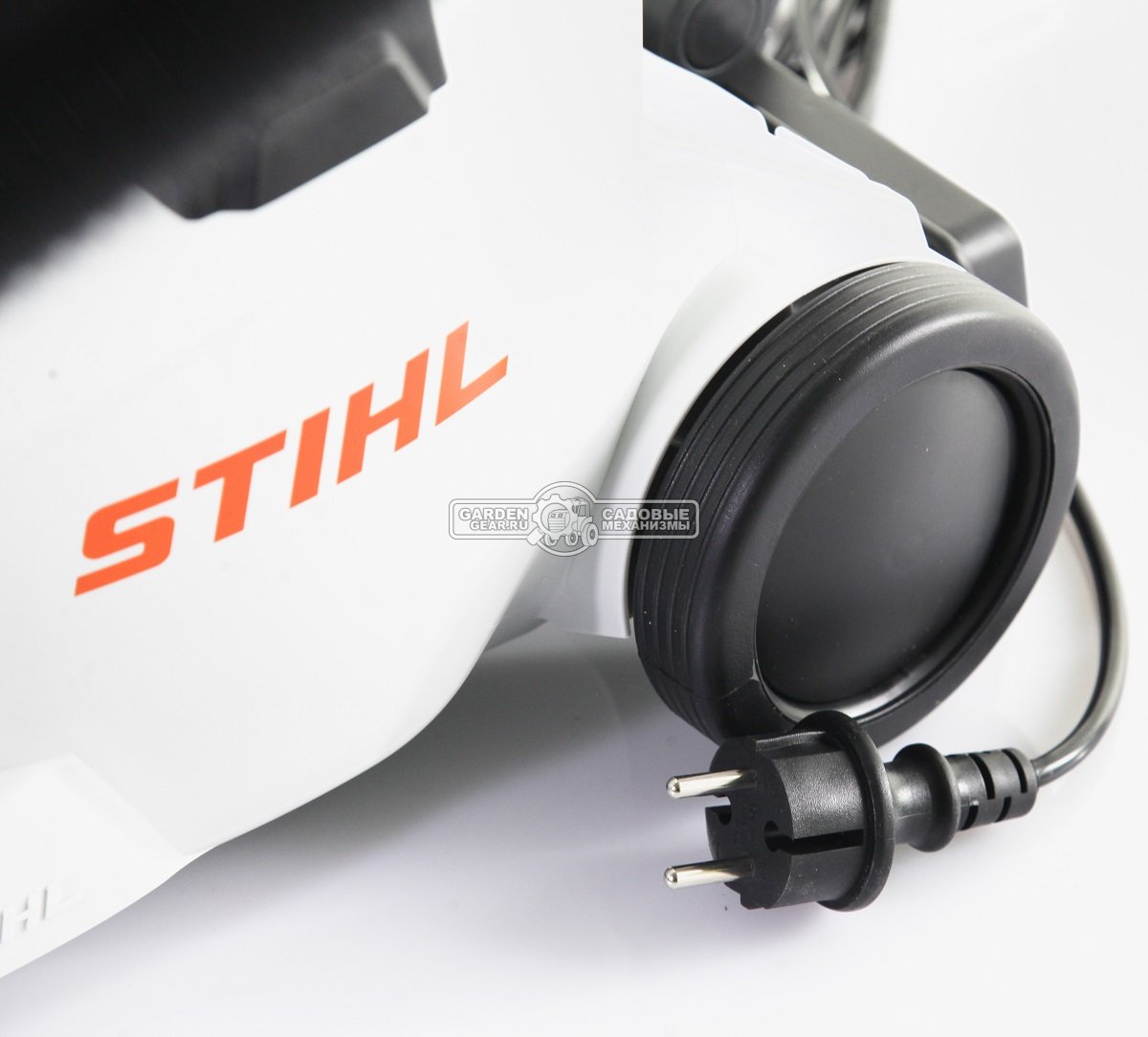 Пылесос Stihl SE 33 (PRC, 1,4 кВт., 210 мБар., 12 л., шланг 2 м., 5,4 кг.)