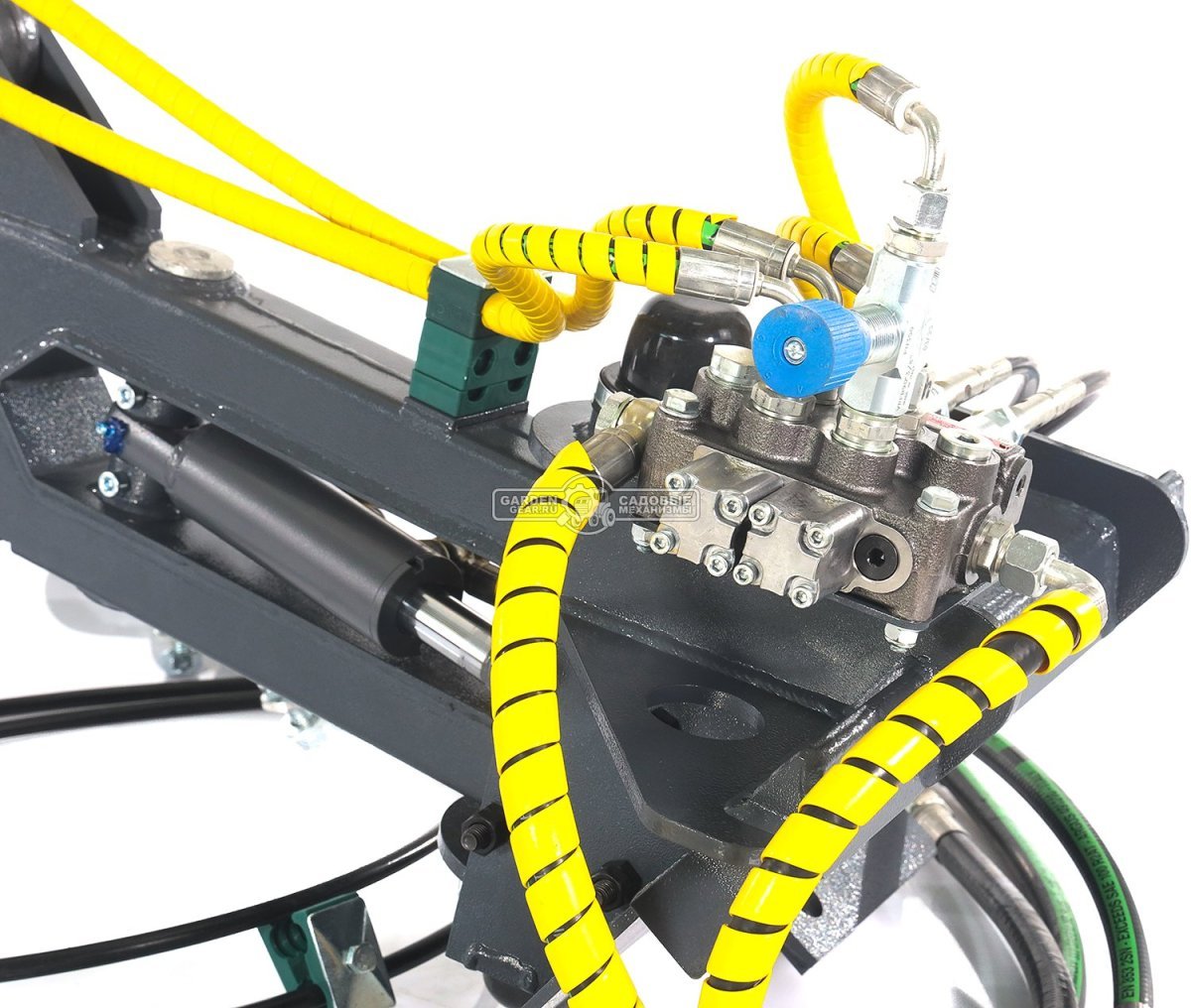 Экскаватор лопатковый с поворотным механизмом Baumech макс. глубина копания 135 см., ширина ковша 25 см., макс. высота выгрузки 290 см., 84 кг. 