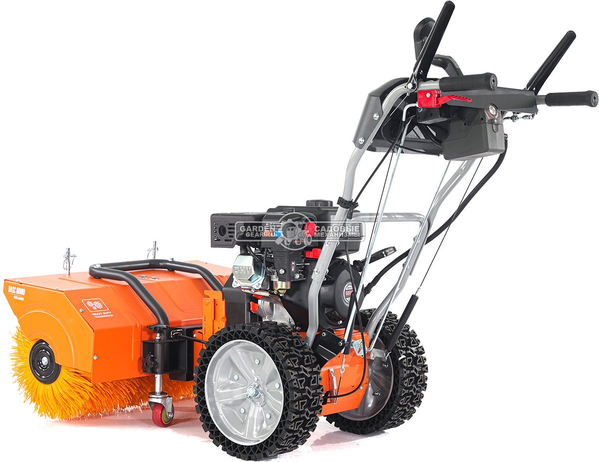 Подметальная машина Daewoo DASC 8080 (PRC, Daewoo 220 куб.см., запуск от аккумулятора 21В, фара, скорости 5/2, шир. 80 см., диам.35 см., 77,5 кг.)