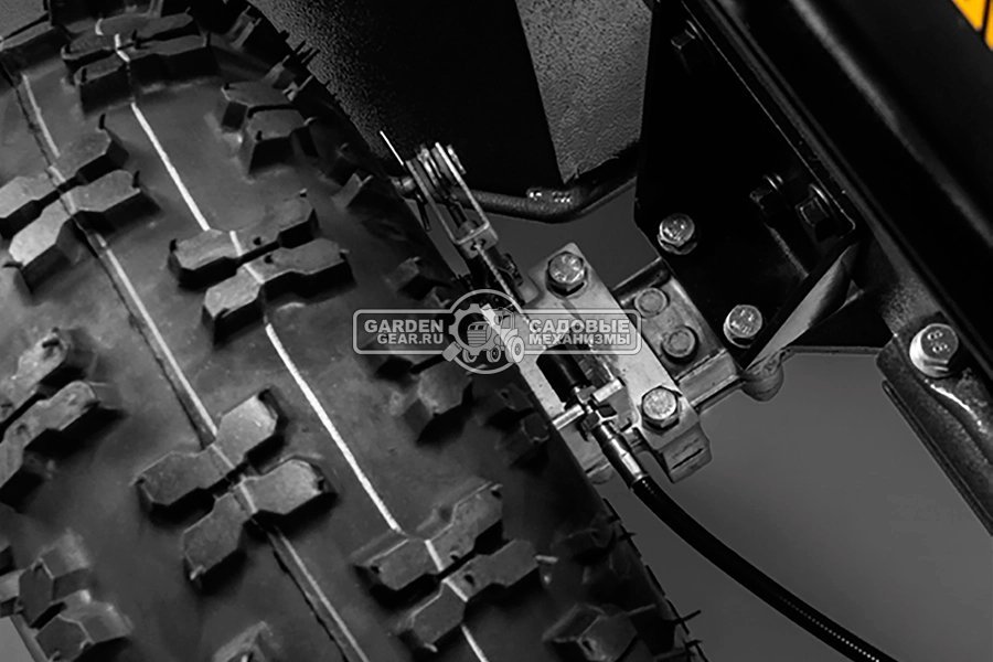 Косилка для высокой травы и кустов Caiman Tuno 220C (RUS, 76 см, Caiman V-Twin, 764 куб.см., дифференциал, 3 вперед / 1 назад, 189 кг.)