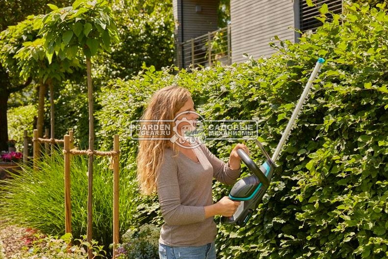 Кусторез аккумуляторный Gardena ComfortCut 50/18V P4A с АКБ 2.0 А/ч и ЗУ (PRC, 18В, 50 см, 20 мм)