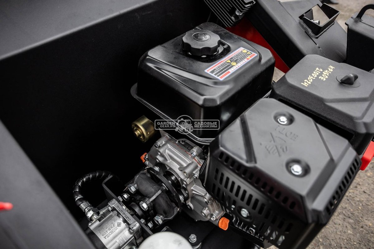 Прицепной экскаватор RED Rhino RBV-08 профессиональная комплектация, Loncin LC2V78FD-2., глубина копания 2,2 м., ковш 250 мм., 750 кг.