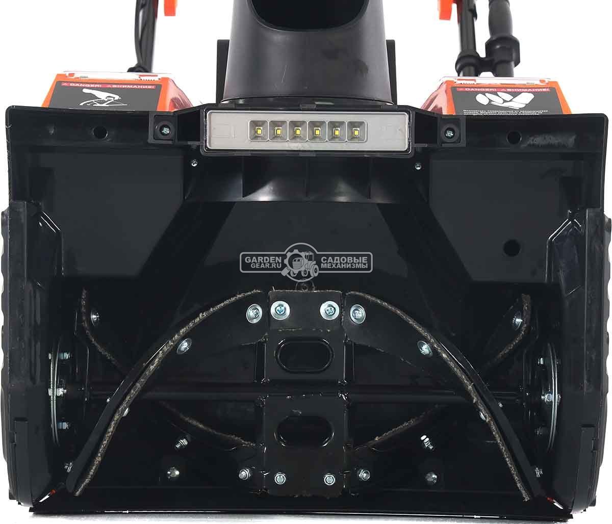 Снегоуборщик аккумуляторный Yard Fox 4625E Basic с 2 АКБ 4 А/ч и ЗУ (PRC, BL 2х20В, ширина 46 см, фара, 2 порта для АКБ, 20 кг)