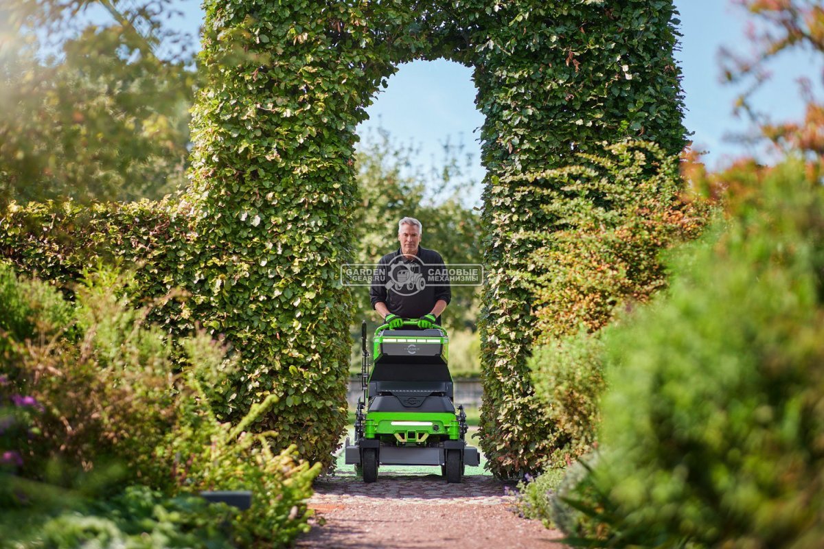 Садовый минирайдер GreenWorks ZTCS92 Stand-On аккумуляторный с нулевым радиусом разворота (PRC, 92 см, 82В, 105 Ач / 8 кВтч, 430 кг)