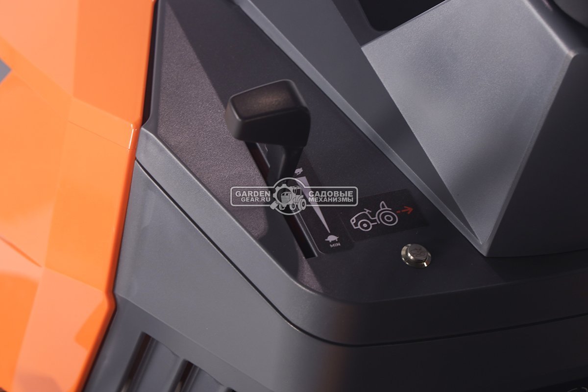 Садовый трактор Villartec MR1997H (PRC, Loncin 546 куб.см., LED дисплей, гидростатика, травосборник 320 л, ширина кошения 97 см, 198 кг.)