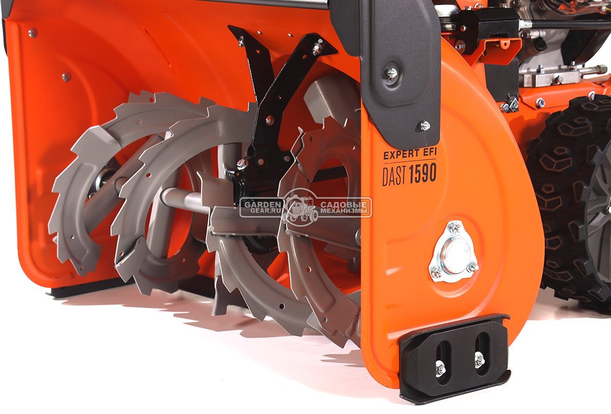 Снегоуборщик Daewoo DAST 1590 (EFI) гусеничный (PRC, 88 см, Daewoo WXE350, 310 куб.см., запуск от аккумулятора, фара, 3-х угольные гусеницы, 142 кг.)