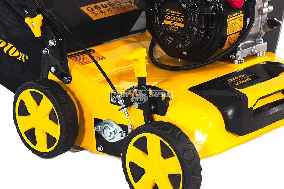 Вертикуттер - аэратор бензиновый Champion GSC4840 (PRC, 40 см, 212 см3, ножи + пружины, 40 л, 29 кг.)