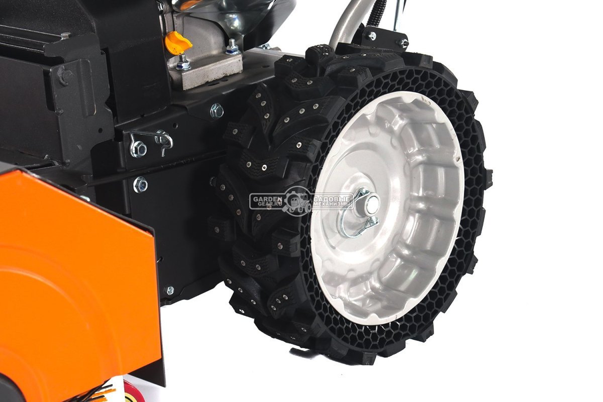 Комбимашина Daewoo SC 7080 с щеткой 80 см. и снегоуборщиком 56 см. (PRC, Daewoo, 220 куб.см., скорости 6/2, 83 кг.)