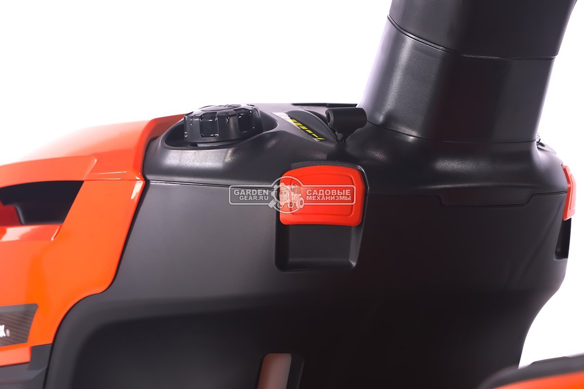 Садовый трактор Yard Fox Optima T 108 RDH (PRC, Loncin V-Twin 586 куб.см., гидростатика, травосборник 260 л, ширина кошения 108 см, 220 кг)