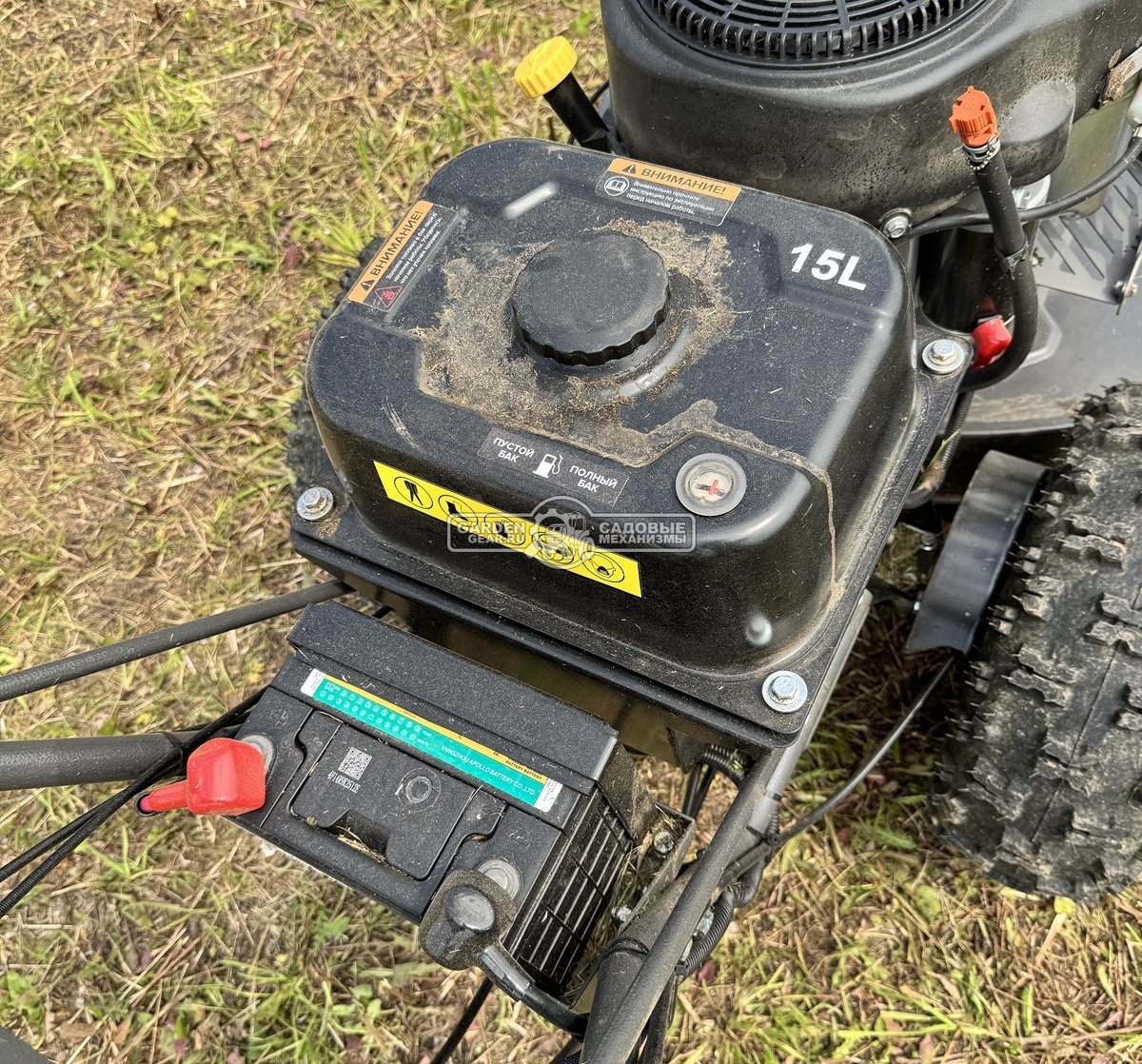 Косилка для высокой травы и кустов Caiman Tuno 220C (RUS, 76 см, Caiman V-Twin, 764 куб.см., дифференциал, 3 вперед / 1 назад, 189 кг.)