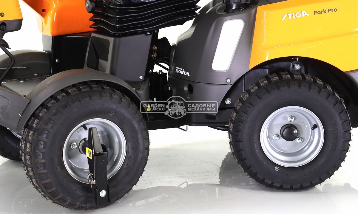 Снегоуборочный райдер Stiga Park PRO 900 AWX 4WD с гидравлическим роторным снегоуборщиком 90 см.