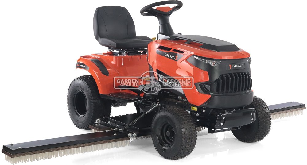 Трактор для футбольного поля Yard Fox 108 TOSS Sport с щёткой для ухода за искусственным газоном