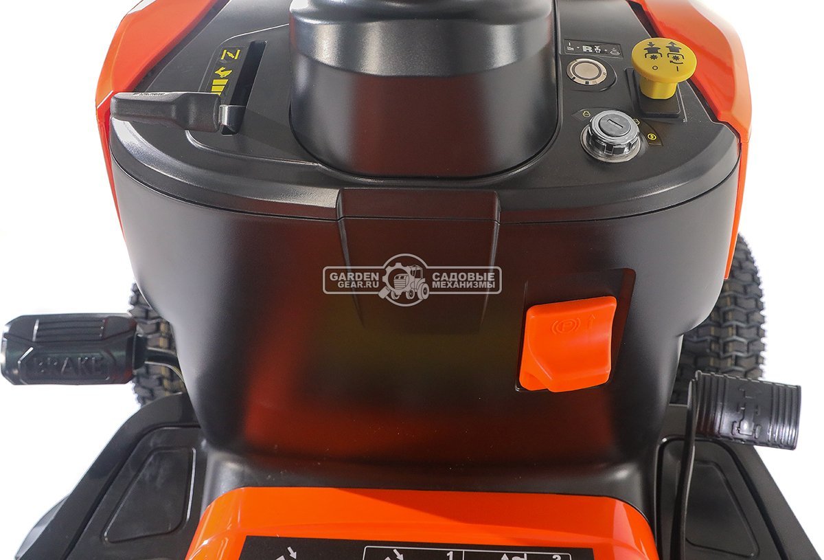 Садовый трактор Yard Fox T 86RBH (PRC, Loncin, 352 куб.см., гидростатика, травосборник 245 л, ширина кошения 86 см, 184 кг)