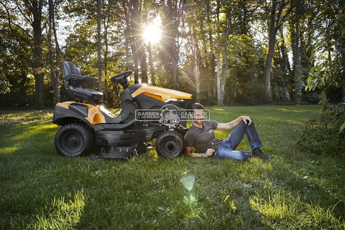 Садовый трактор Stiga Tornado Pro 9121 XWSY 4WD (ITA, Honda GXV 690, 688 куб.см., гидростатика, боковой выброс, ширина 121 см, TC-HE SD 121, 297 кг.)