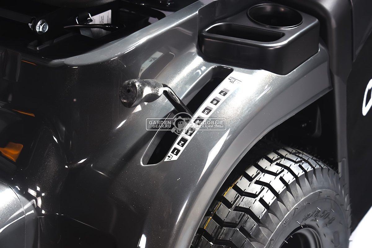 Садовый трактор Cub Cadet LT2 R92 (PRC, Cub Cadet, 547 куб.см., гидростатика, травосборник 245 л, ширина кошения 92 см, 198 кг)