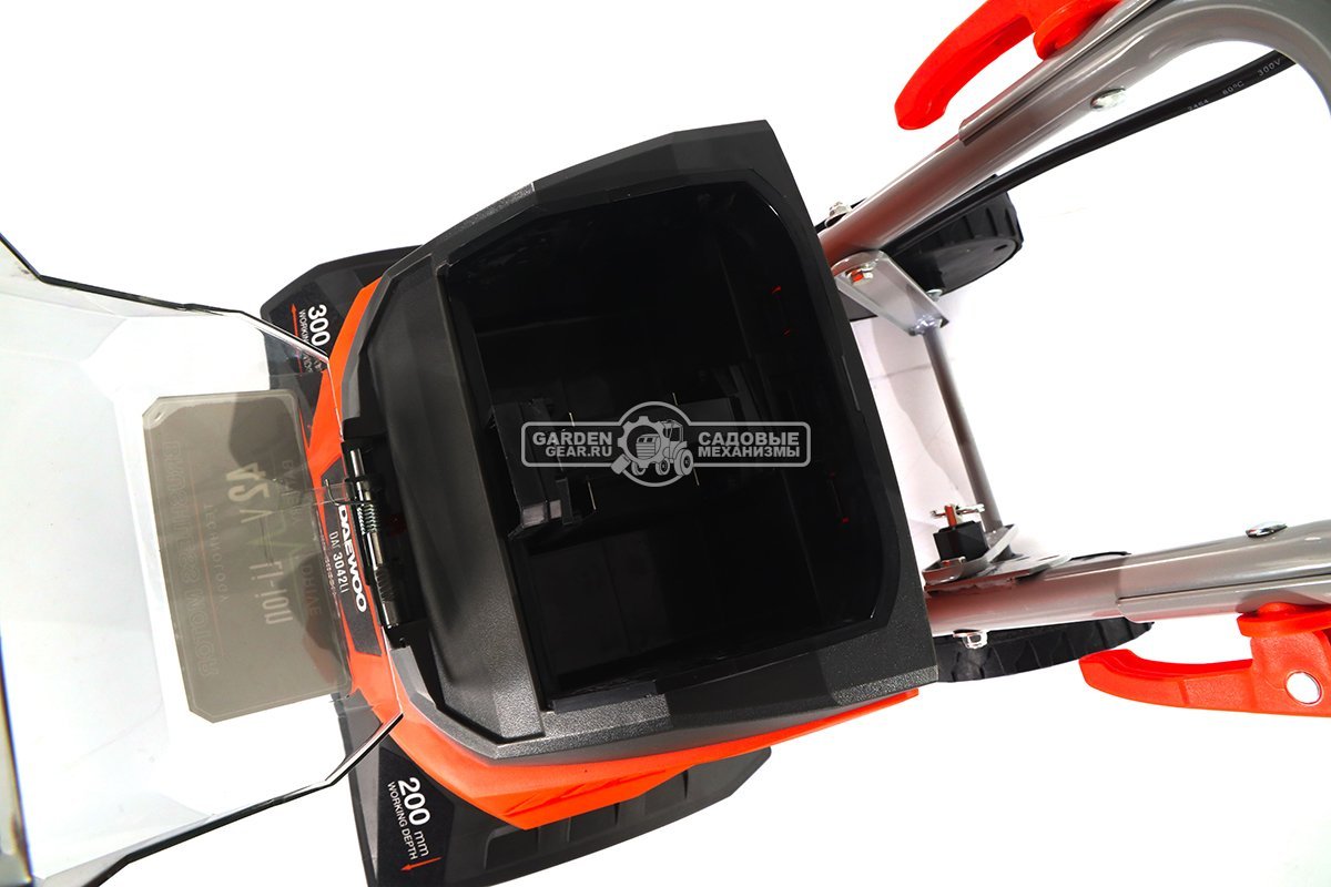 Культиватор аккумуляторный Daewoo DAT 3042Li SET с 2 АКБ 5 А/ч и ЗУ (PRC, BL 2х21В, 30 см, 11 кг)