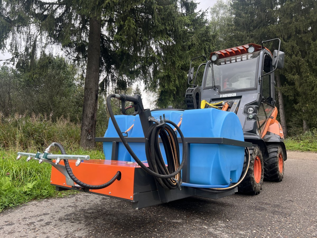 Фронтальный погрузчик Нева с кабиной (RUS, ММЗ-3LDT, 42 л.с., 60 л/мин, грузоподъемность 1200 кг, 2100 кг)