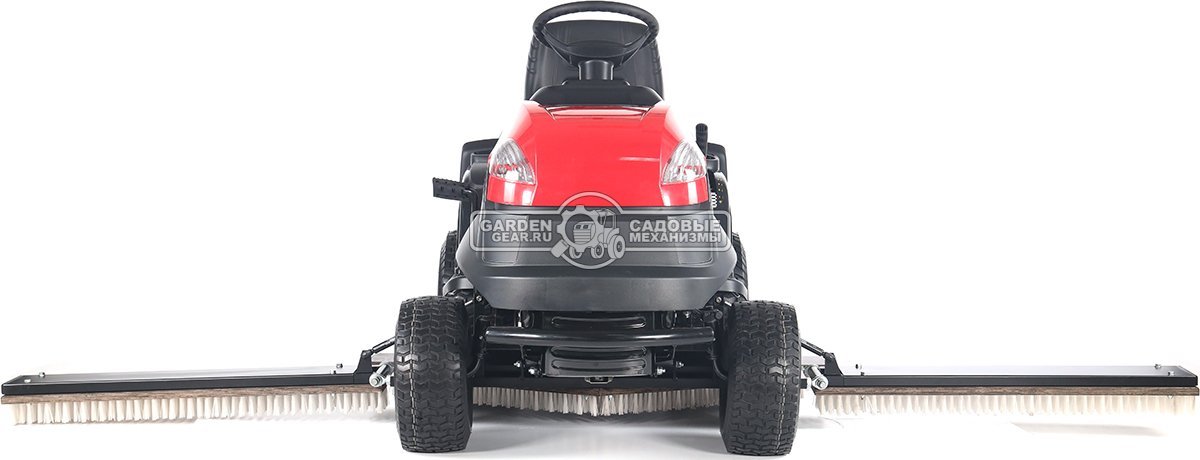 Трактор для футбольного поля Efco EF 84/14,5 K TOSS Sport с щёткой для ухода за искусственным газоном (дека 84 см и травосборник в комплекте)