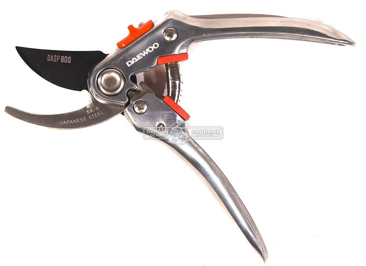 Секатор Daewoo DAGP 950 (Диаметр среза 26 мм, храповой механизм, пластиковые рукоятки, 290 гр)